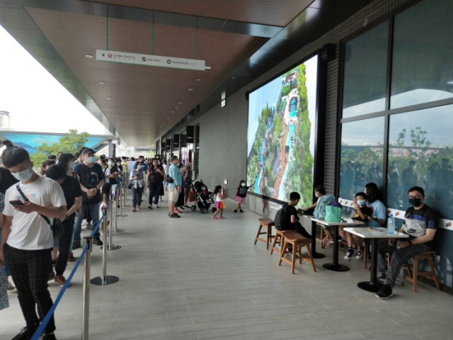 青埔國泰置地廣場-新光影城廊道LED電視牆